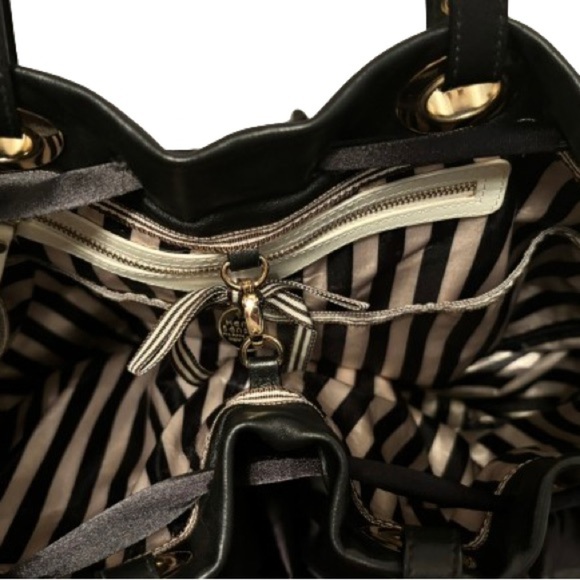 Henri Bendel Oversized Drawstring shoulder bag w dustbag - Picture 6 of 8